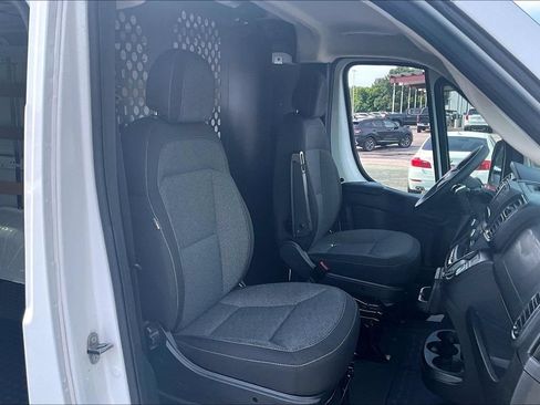 Used 2025 RAM ProMaster 2500 w/ U-Haul Equipment Group FWD image 27