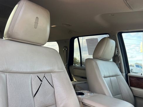 Used 2014 Lincoln Navigator 4WD image 15