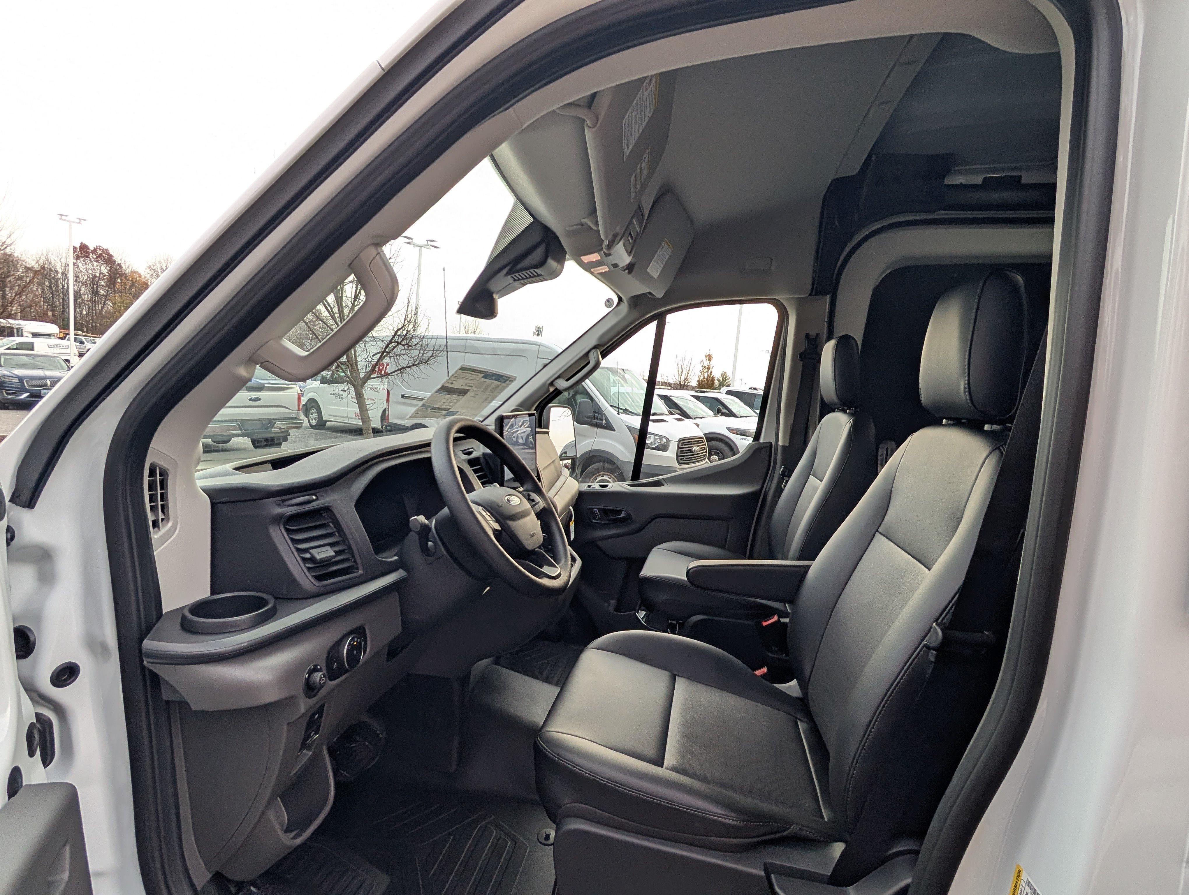 New 2026 Ford Transit 250 148 Medium Roof w/ Load Area Protection Package RWD image 11