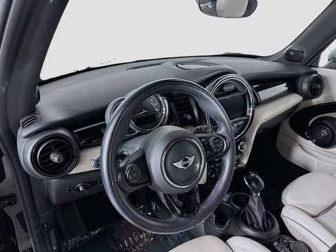 Used 2018 MINI Cooper Convertible image 4