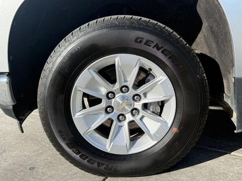 Used 2022 Chevrolet Silverado 1500 LT w/ Bed Protection Package AWD/4WD image 24