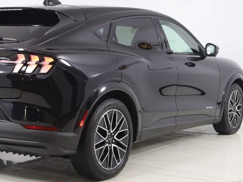 Used 2025 Ford Mustang Mach-E Premium AWD/4WD image 40