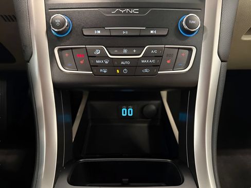 Used 2020 Ford Fusion SEL FWD image 23