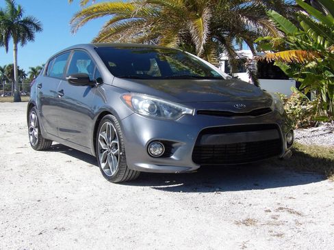 Used 2016 Kia Forte SX image 10