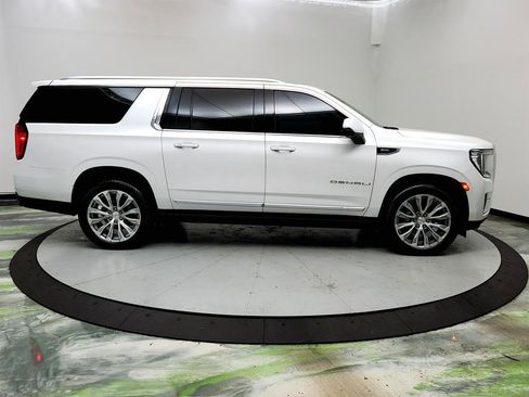 Used 2022 GMC Yukon XL Denali image 4