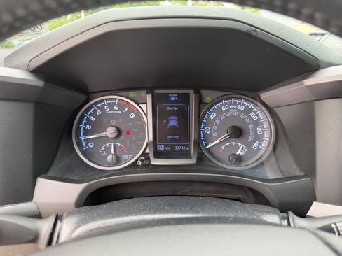 Used 2021 Toyota Tacoma TRD Off-Road AWD/4WD image 17