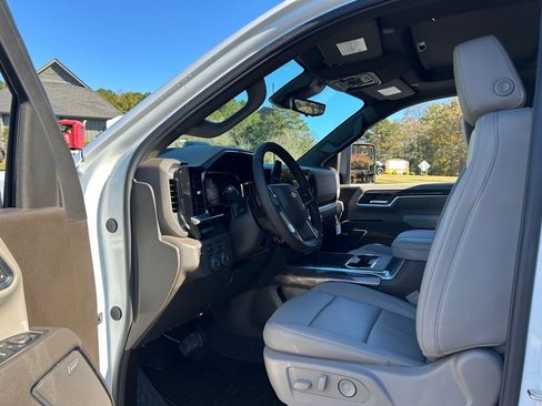 New 2026 Chevrolet Silverado 3500 LTZ w/ LTZ Premium Package image 44