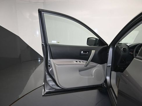 Used 2011 Nissan Rogue SV FWD image 10