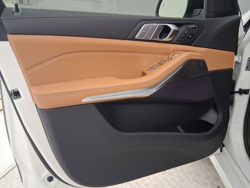 New 2026 BMW X7 xDrive40i w/ Climate Comfort Package image 12