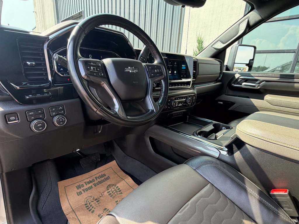 Used 2025 Chevrolet Silverado 2500 ZR2 w/ Technology Package AWD/4WD image 11