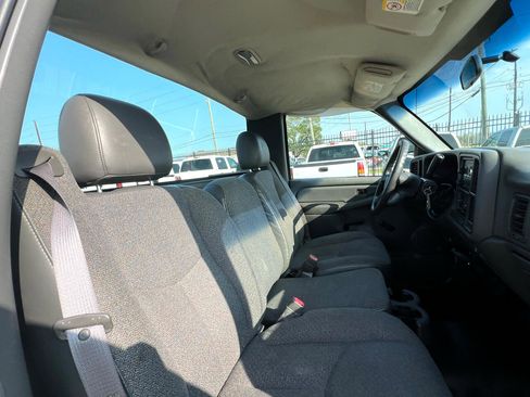 Used 2004 GMC Sierra 2500 W/T image 29