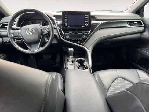Used 2024 Toyota Camry SE image 10