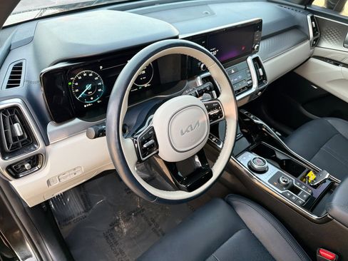 Used 2022 Kia Sorento SX Prestige w/ Panoramic Sunroof Package image 26