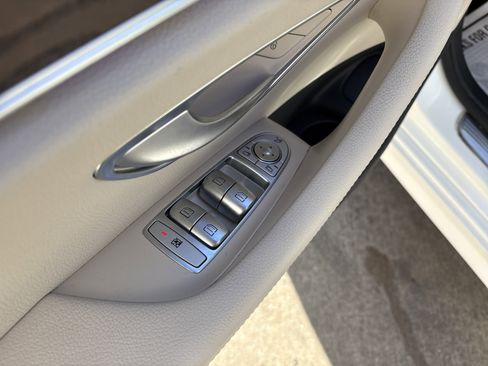 Used 2023 Mercedes-Benz E 350 4MATIC Sedan image 15