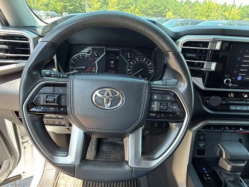 Used 2022 Toyota Tundra SR5 w/ SR5 Convenience Package AWD/4WD image 26
