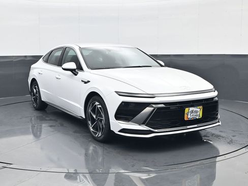 New 2026 Hyundai Sonata SEL image 3