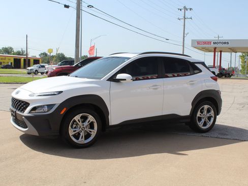 Used 2023 Hyundai Kona SEL w/ Convenience Package FWD image 10