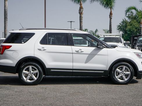 Used 2019 Ford Explorer XLT w/ Equipment Group 201A image 8
