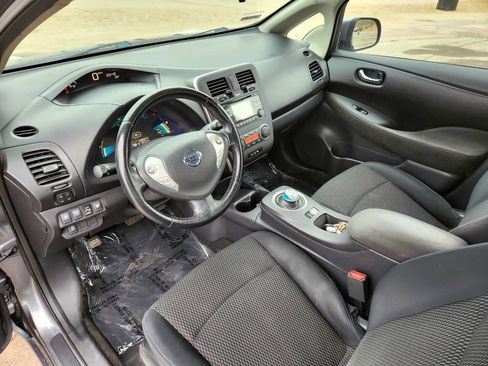Used 2017 Nissan Leaf S image 8
