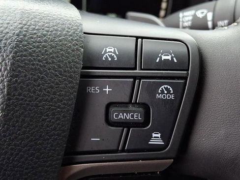 Used 2025 Toyota Camry SE image 18