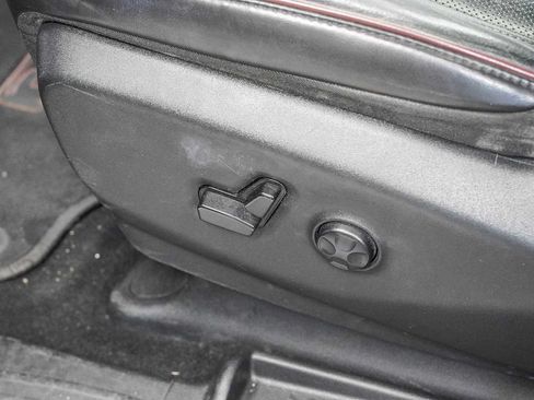 Used 2020 Chrysler Pacifica Limited FWD image 23