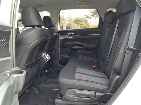 Used 2023 Kia Sorento LX FWD image 28