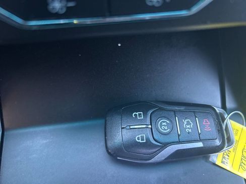 Used 2017 Ford Explorer XLT w/ Equipment Group 202A image 25