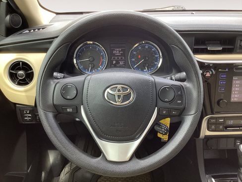 Used 2017 Toyota Corolla LE FWD image 17
