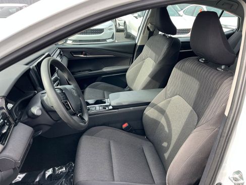 Used 2025 Toyota Camry LE image 35