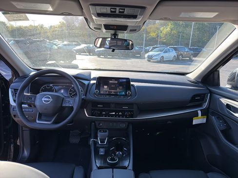 New 2026 Nissan Rogue SV w/ SV Premium Package image 28