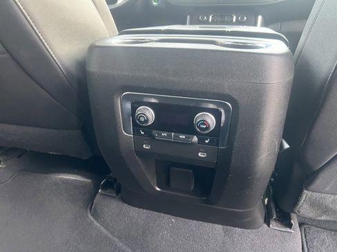 Certified 2023 Chevrolet Suburban Premier image 35