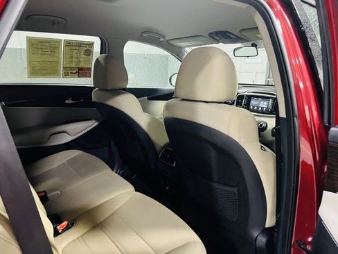 Used 2019 Kia Sorento LX image 30
