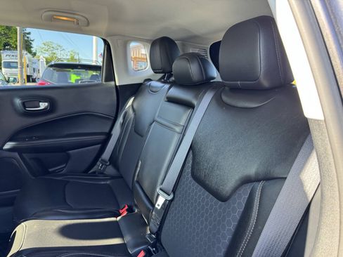 Used 2018 Jeep Compass Latitude w/ Popular Equipment Group AWD/4WD image 24