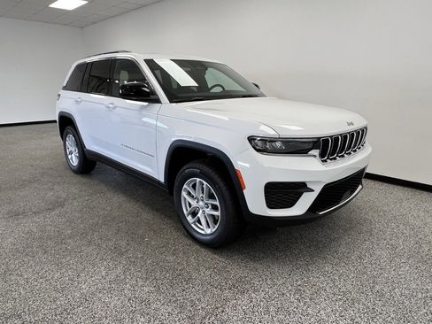 New 2025 Jeep Grand Cherokee Laredo X image 17