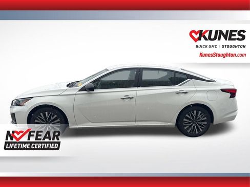 Used 2025 Nissan Altima 2.5 SV FWD image 7