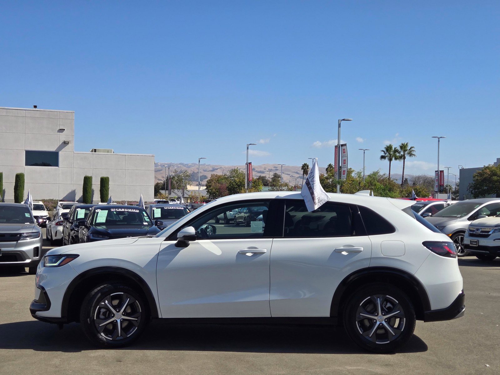 Certified 2024 Honda HR-V EX-L image 4