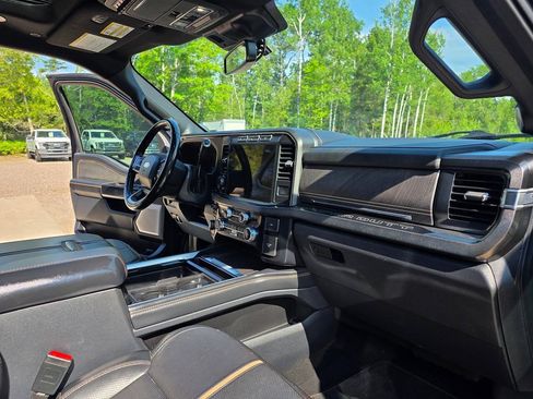 Used 2023 Ford F250 Platinum AWD/4WD image 24