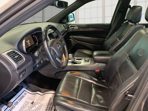 Used 2018 Jeep Grand Cherokee Overland image 9