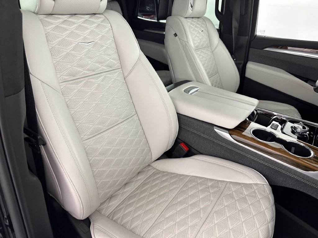 Used 2025 Cadillac Escalade Sport Platinum AWD/4WD image 35
