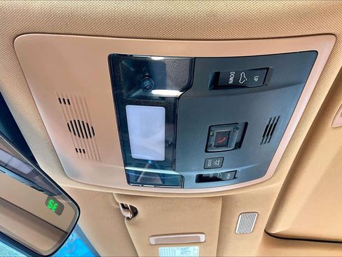 Used 2025 Lexus ES 350 w/ Premium Package image 32