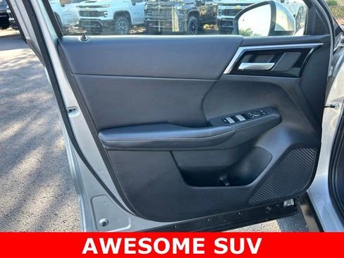 Used 2024 Mitsubishi Outlander SE Black Edition FWD image 12
