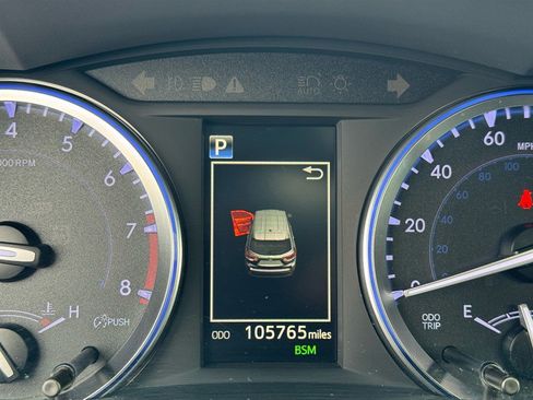 Used 2018 Toyota Highlander XLE image 17