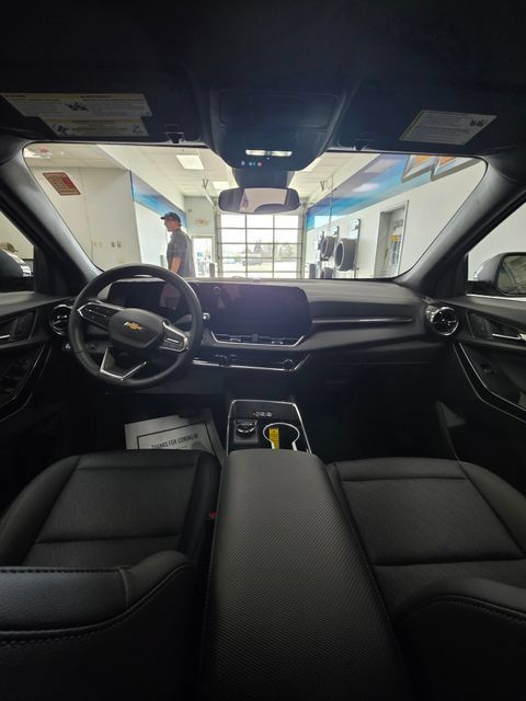 Used 2026 Chevrolet Equinox LT w/ Convenience Package II AWD/4WD image 12