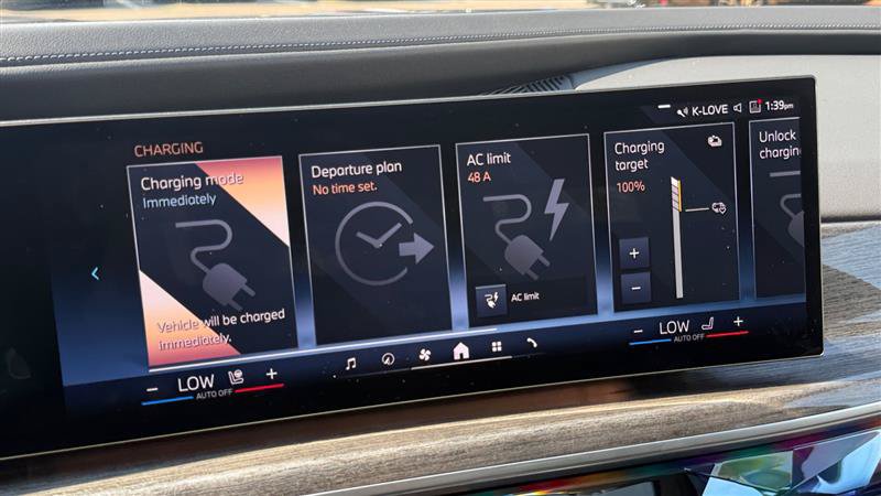 Used 2023 BMW i7 xDrive60 AWD/4WD image 31