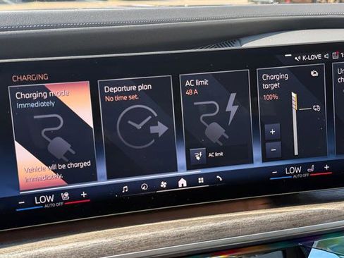 Used 2023 BMW i7 xDrive60 AWD/4WD image 31