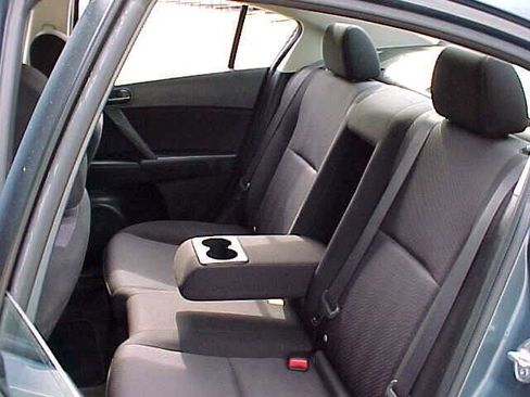 Used 2010 MAZDA MAZDA3 i Sport image 9