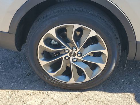 Certified 2023 Lincoln Nautilus Reserve image 7