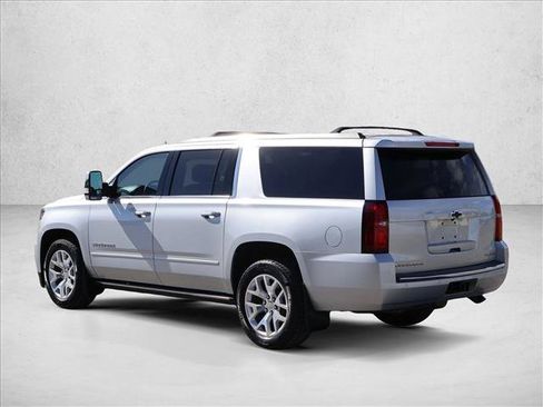Used 2019 Chevrolet Suburban Premier w/ Premier Plus Edition AWD/4WD image 10