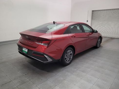 Used 2024 Hyundai Elantra SEL FWD image 9