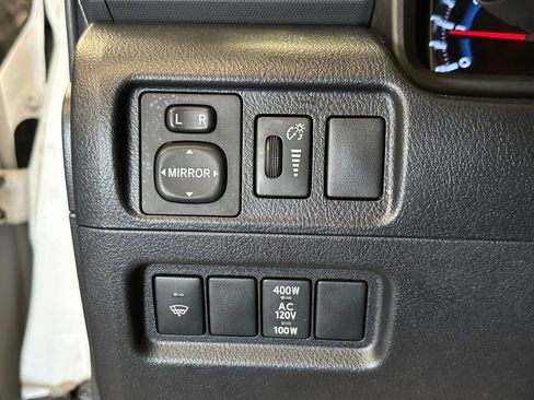 Used 2018 Toyota 4Runner SR5 Premium image 16